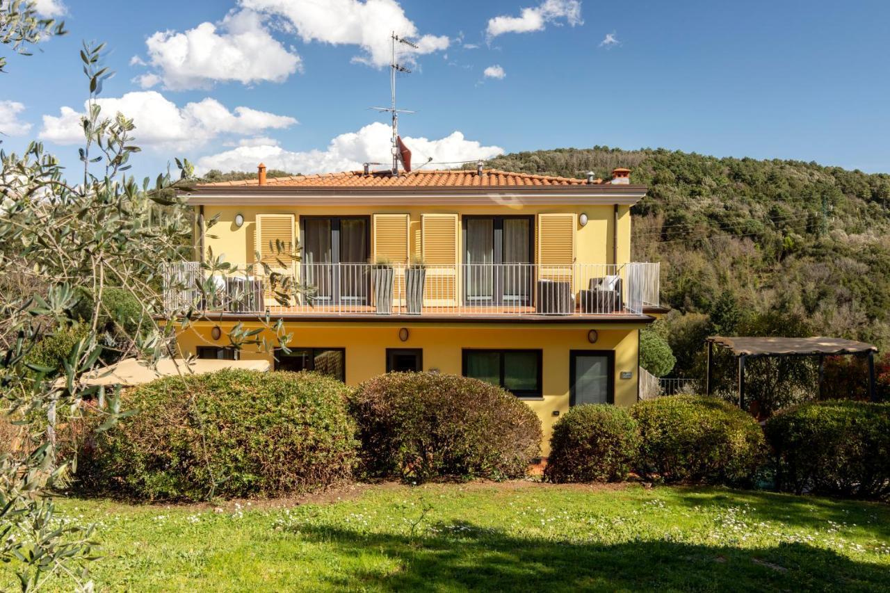 Holiday Prato Verde Chiatri Exterior photo